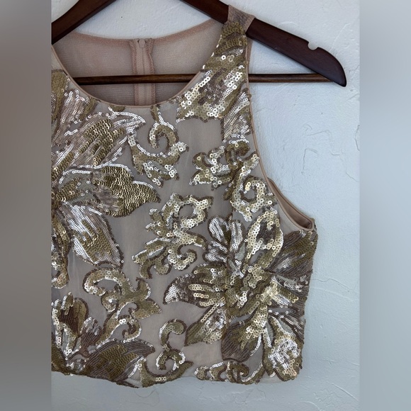 BADGLEY MISCHKA Gold Sheer Crop Top Blouse‎ Sleeveless Christmas Holiday Party - Picture 7 of 14